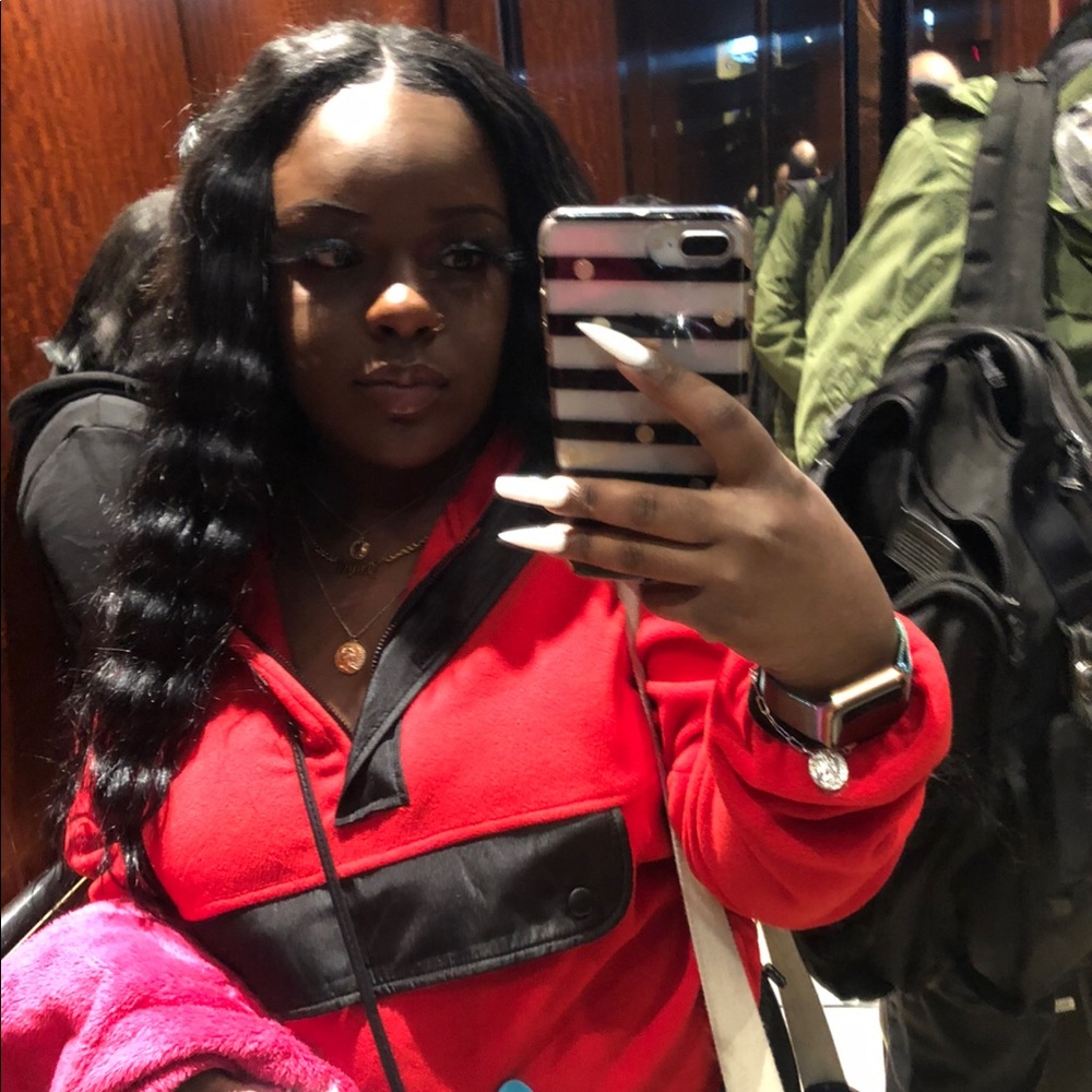 Meet your Posher, Janya